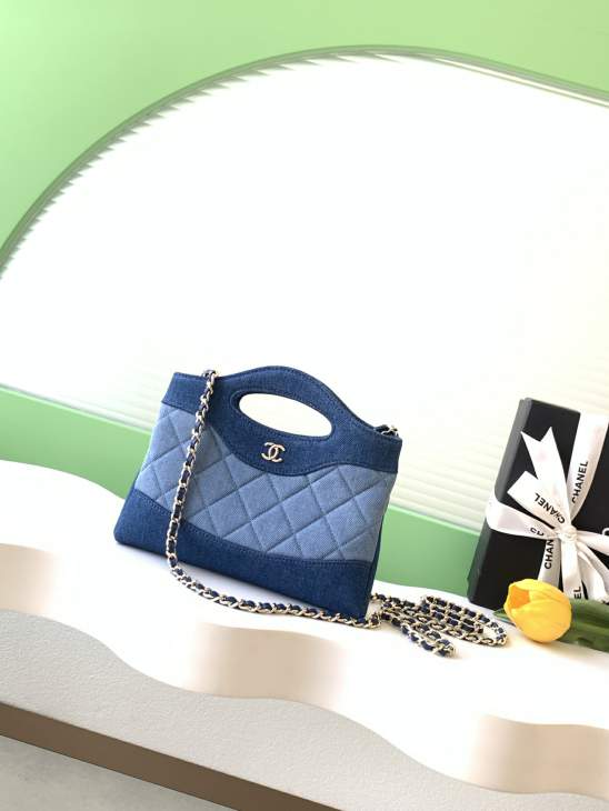 Picture of Chanel Handbags _SKUfw239862014fw
